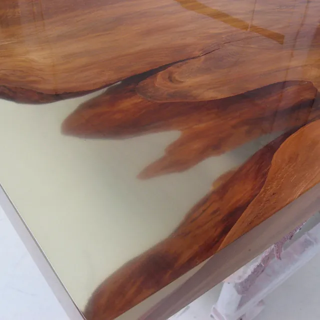 Lak Hout